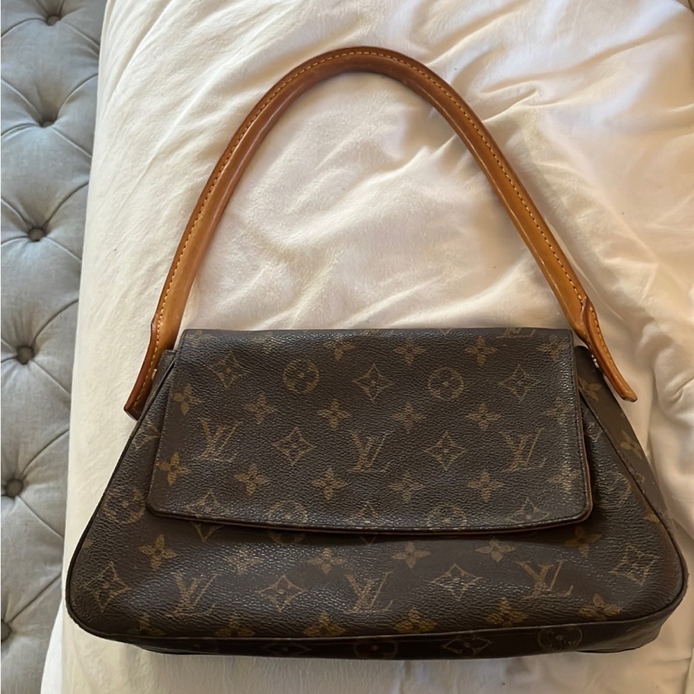 Authentic Louis Vuitton Shoulder Bag/Purse